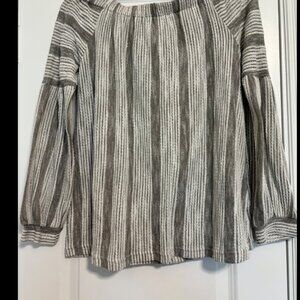 Doe & Rae Off Shoulder Blouse Medium